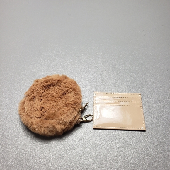 3/$15 bundle lot of 2 key chain faux fur round bag and 3 slot card holder - Picture 7 of 11
